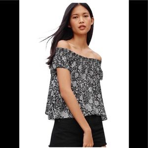 Aritzia Talula Off Shoulder Cabrini Blouse